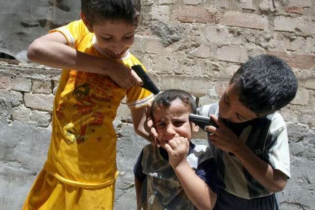I Bambini Giocano Di Bertolt Brecht