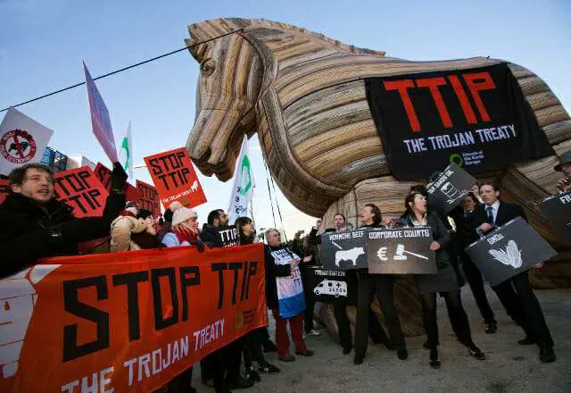 ACCORDO COMMERCIALE TTIP - L’Europa proibisce l’impiego di 1.372 sostanze potenzialmente cancerogene, gli Stati Uniti solo di undici.
